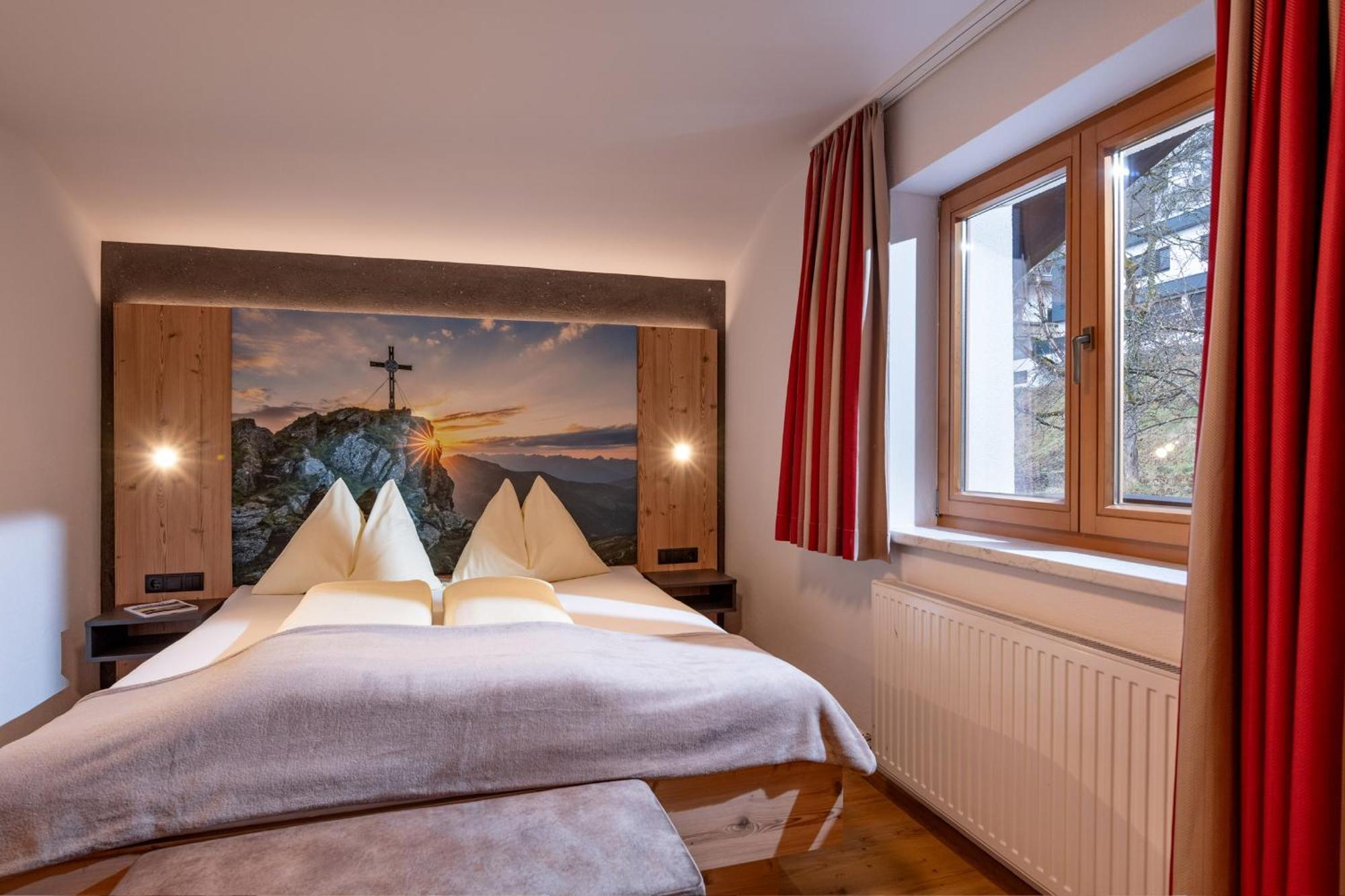 Das Sonnleiten Ski- Und Motorradhotel Bruck Im Zillertal Bruck am Ziller Esterno foto
