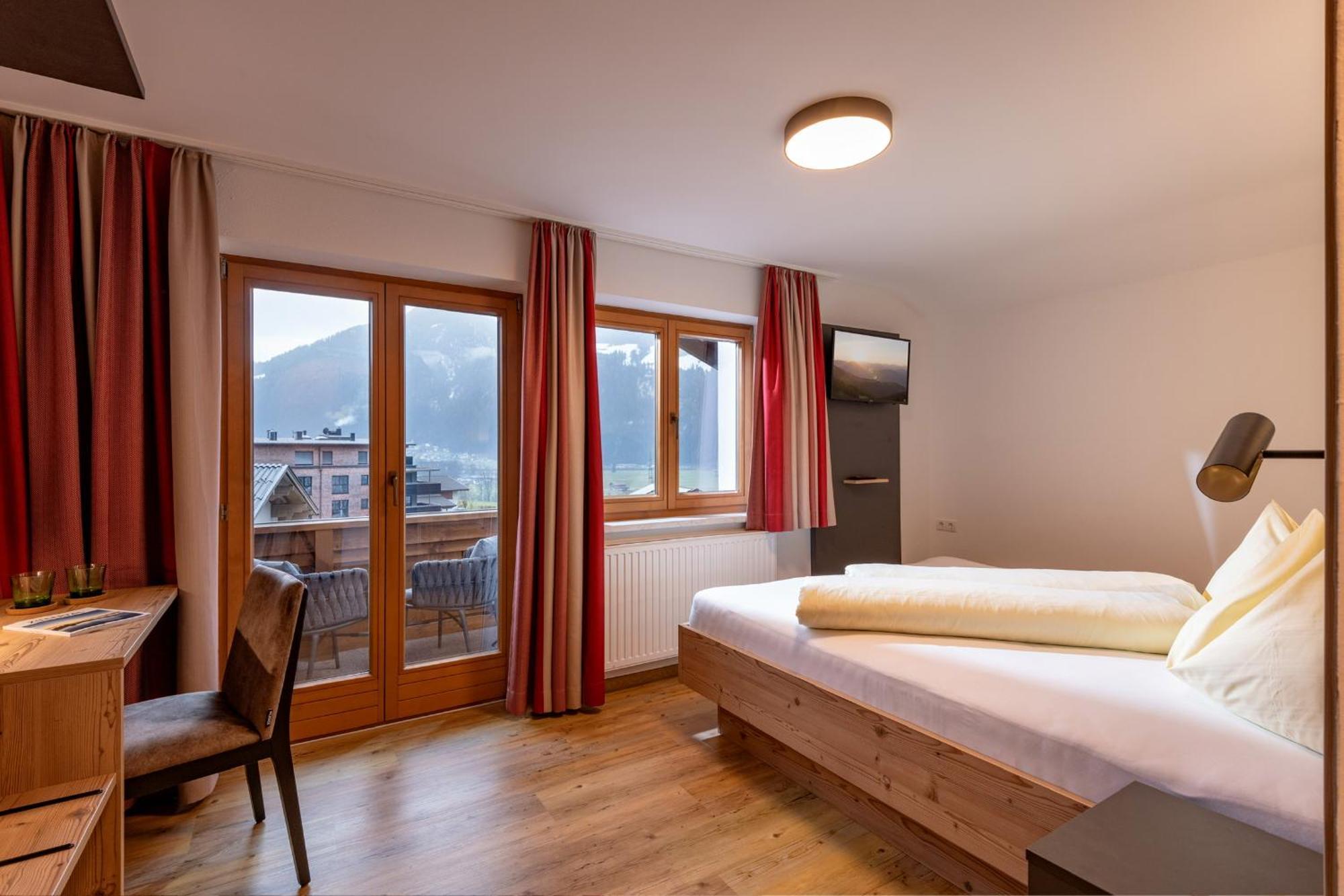 Das Sonnleiten Ski- Und Motorradhotel Bruck Im Zillertal Bruck am Ziller Esterno foto